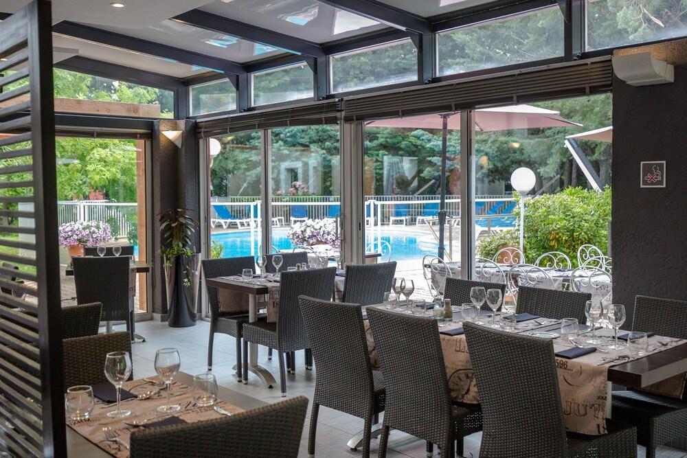 Ibis Brignoles Provence Verte Exterior photo