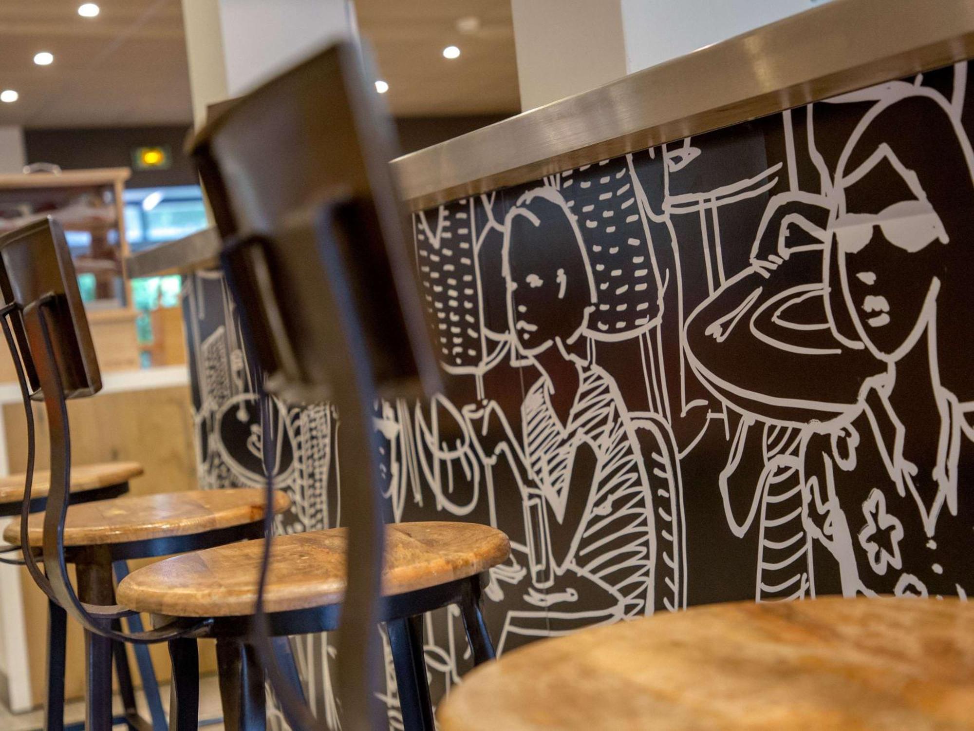 Ibis Brignoles Provence Verte Exterior photo